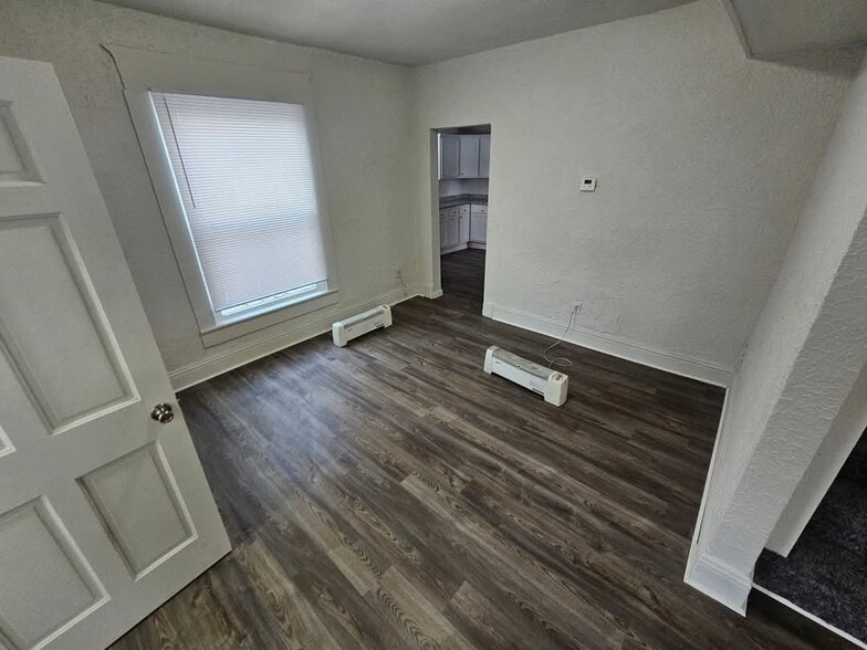 Building Photo - 771 Greenlawn Ave