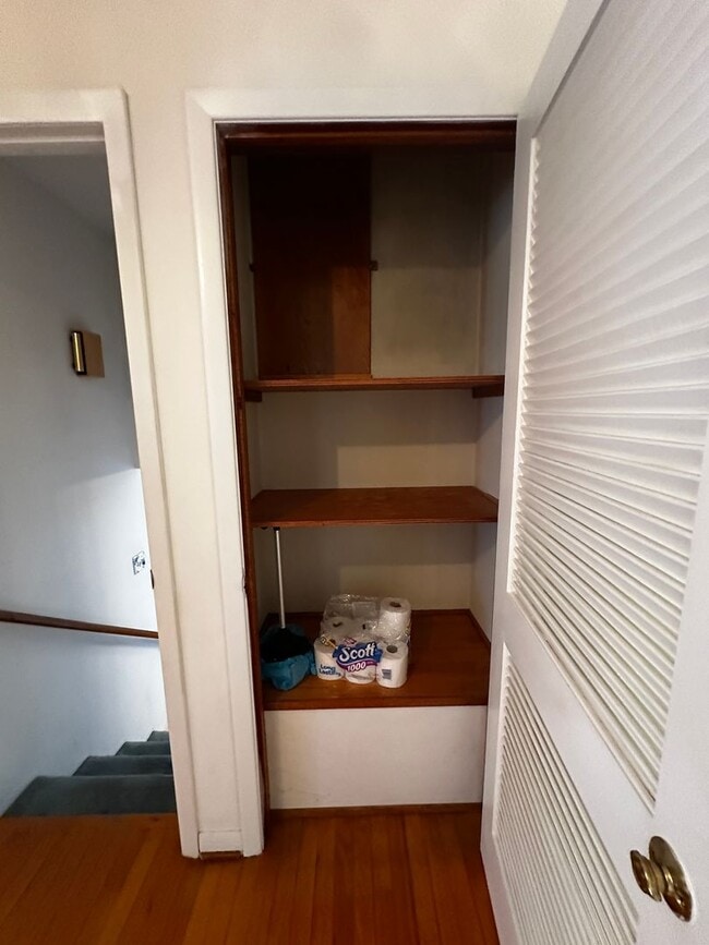 Building Photo - Partially furnished 3 bed/ 1.5 bath - Morristown, TN