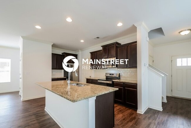 Building Photo - 4 Bedroom Pet-Friendly Home in Fultondale, AL with Main Street Renewal