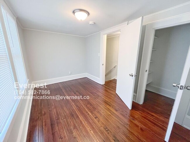 Building Photo - 203 S Elm St