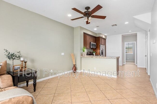Building Photo - 315 Silk Tree