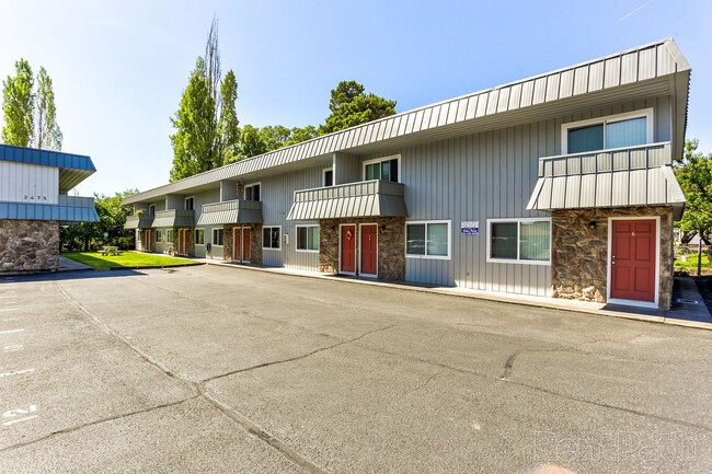 Interior Photo - Arrowsmith Apartments^