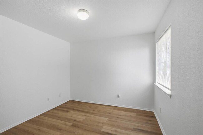 Building Photo - 13808 Harris Ridge Blvd