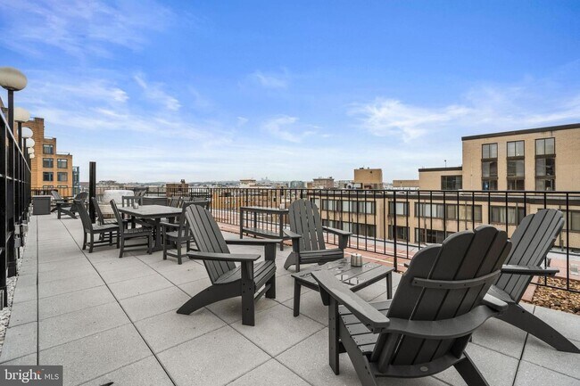 Building Photo - 1420 N St NW