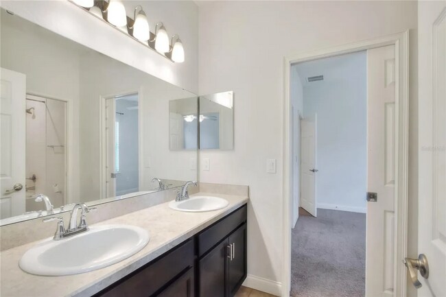 Building Photo - South Lakeland rental!