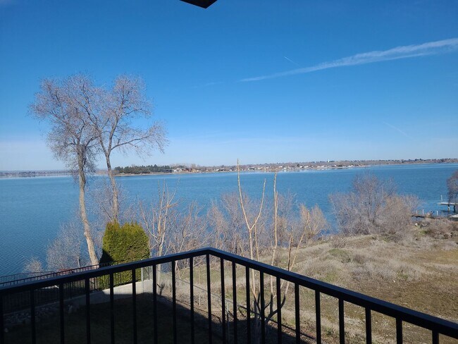 Building Photo - Waterfront Condo