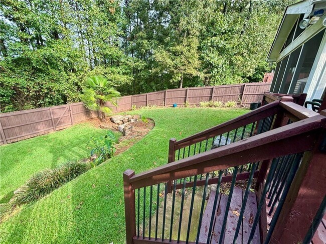 Building Photo - 523 Bluff Ct