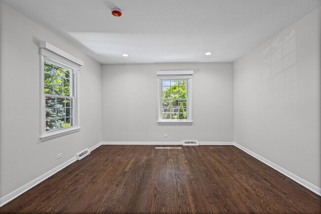 Building Photo - 1150 Willow Ln