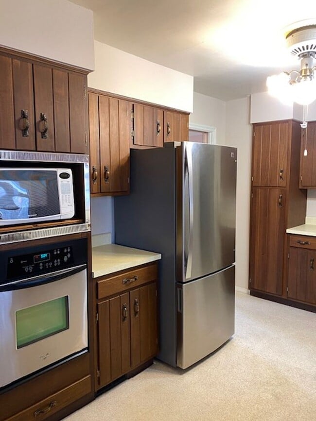 Building Photo - Large 3 bed ranch in Granite City