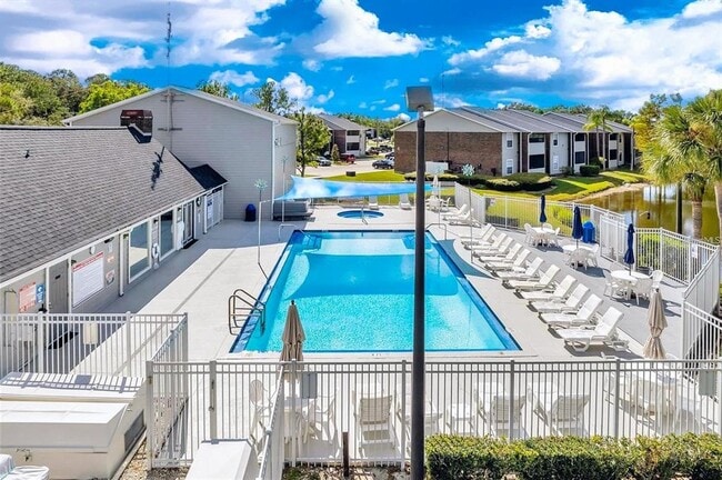 Building Photo - 1400 Gandy Blvd N