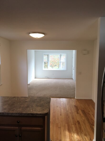 Living Room/Dining Room - 29 Merritt Ave