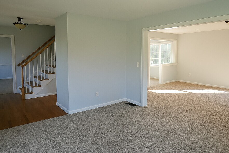 Building Photo - 6 Pepperbush Court