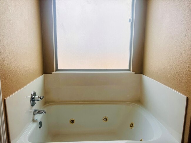 Building Photo - 6423 Mildenhall Ct