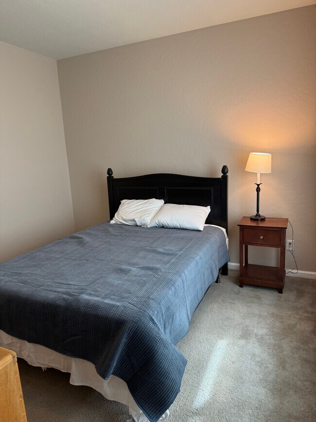 Building Photo - 6137 E Cortland Ave