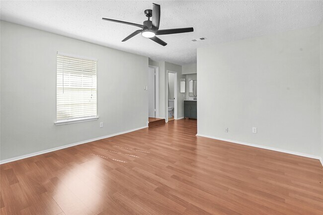 Building Photo - 16911 Jane Lynn Ln