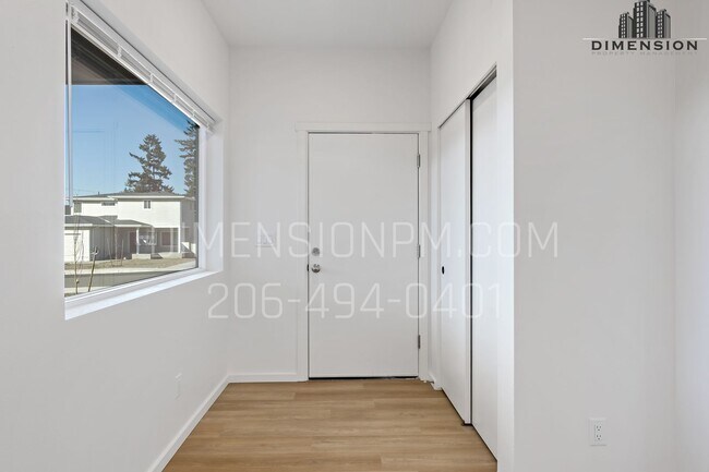 Building Photo - 17517 29th Ave E