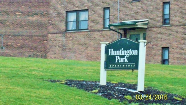 Building Photo - Huntington Park Apartments
