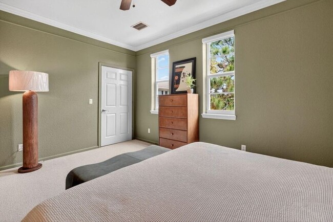 Building Photo - 150 Cat Rock Ln