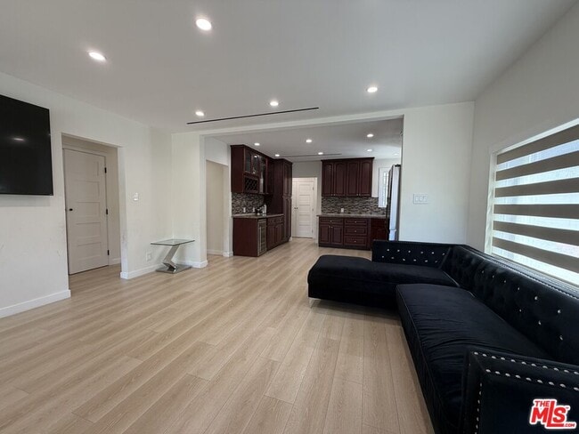 Building Photo - 8561 Kyle St