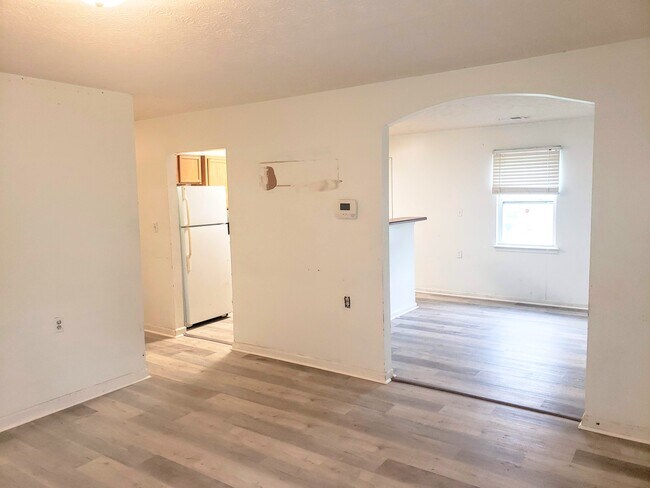 Building Photo - 41 Meldon Ave SE
