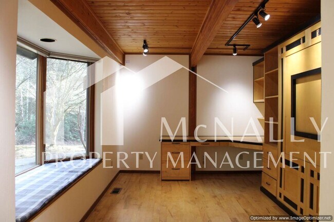 Building Photo - Wonderful 3-Bedroom Lindal Home on 5 Acres in Artondale