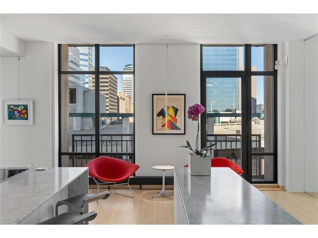 Building Photo - 201 S 11th St