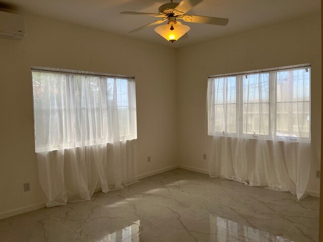 Building Photo - 1 bedroom, 1 bath unit, NO parking - Avail now