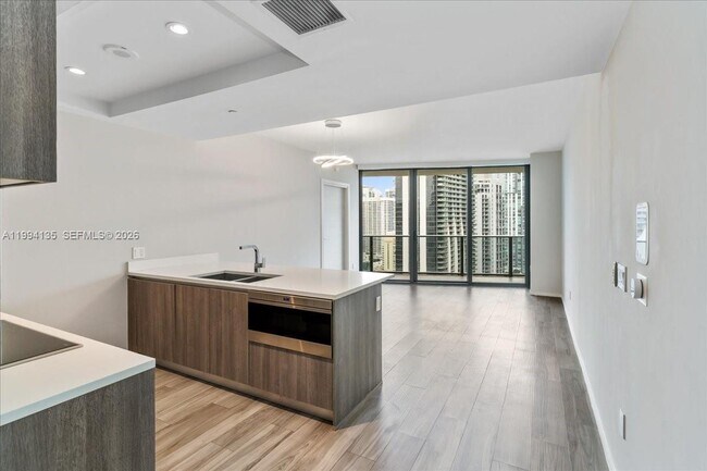 Building Photo - 801 S Miami Ave