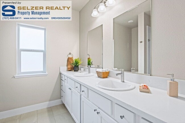 Building Photo - Beautiful newly-constructed 3 bd. home at ...