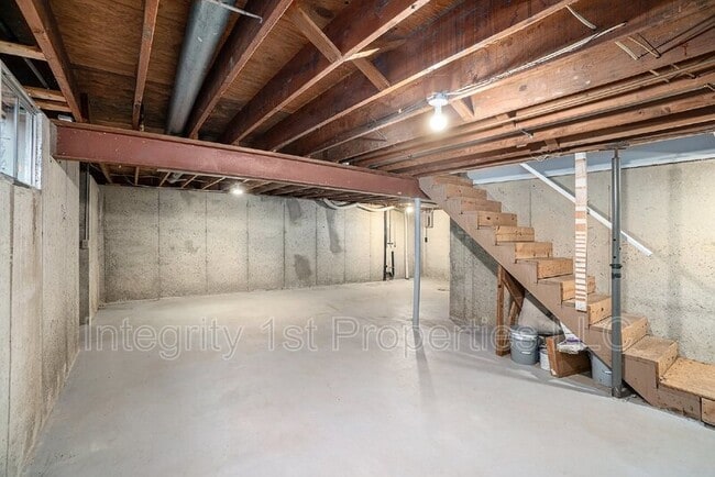 Building Photo - 3541 NE 72nd Terrace