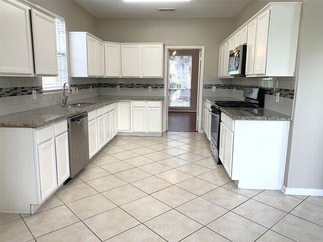 Building Photo - 4411 W Thunderwood Cir