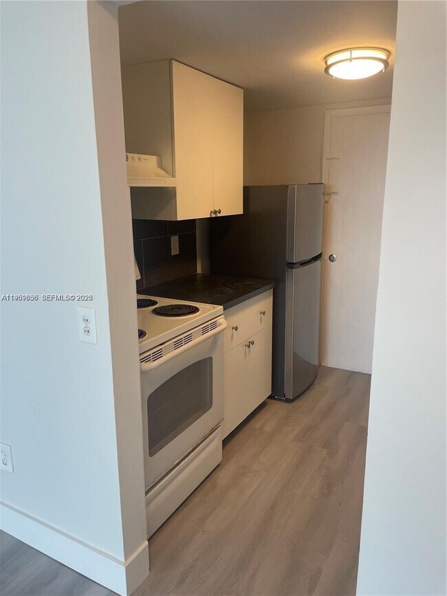 Building Photo - 2075 NE 164th St