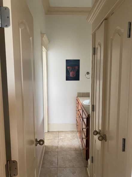 Building Photo - 424 Place St. Charles