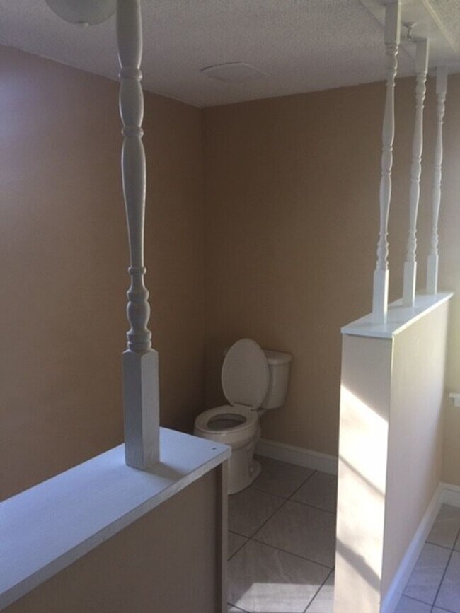 Building Photo - 210 Pineleaf Ln