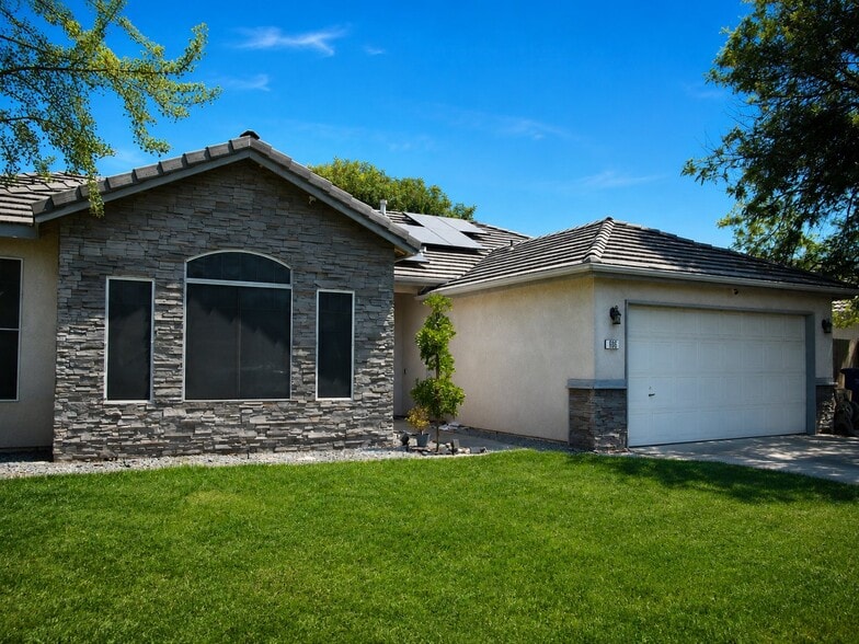 Building Photo - 686 Wexford Ct