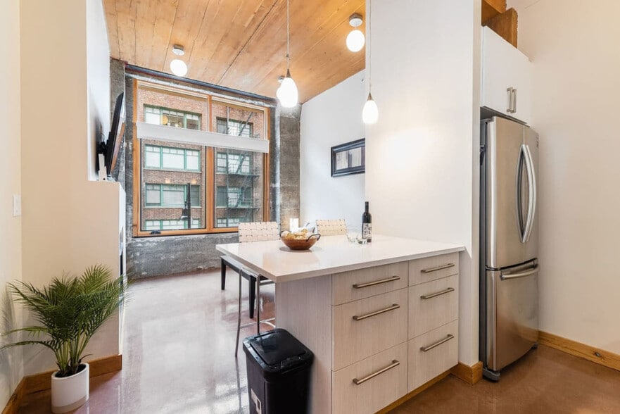 Building Photo - 2120 Commerce St