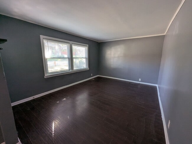 Building Photo - Pretty on Penfield - 3 Bedroom, 1 Bath Cha...