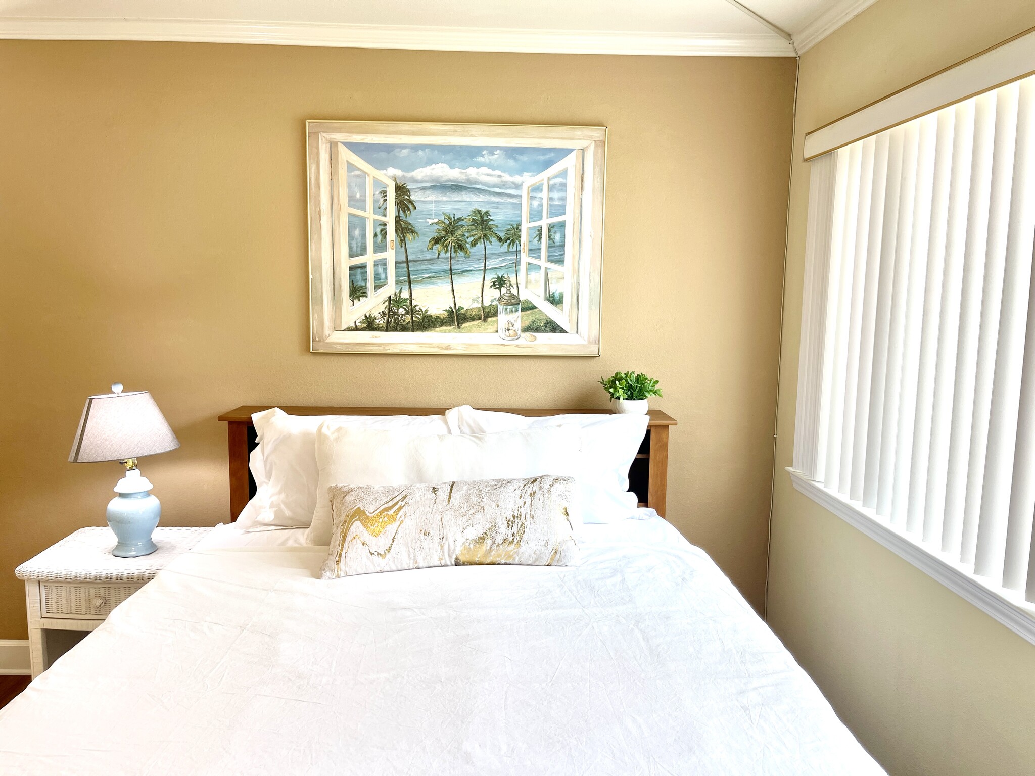 Building Photo - 8537 Villa La Jolla Dr