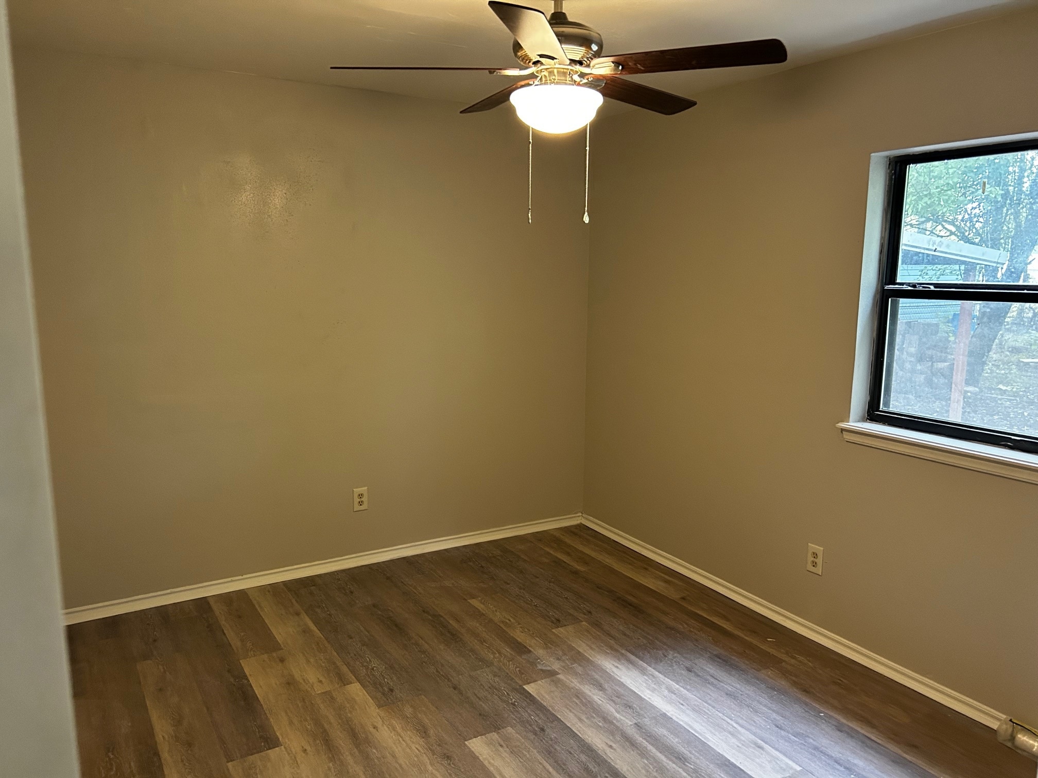 Bedroom 4 (Primary) - 418 S Park Ave