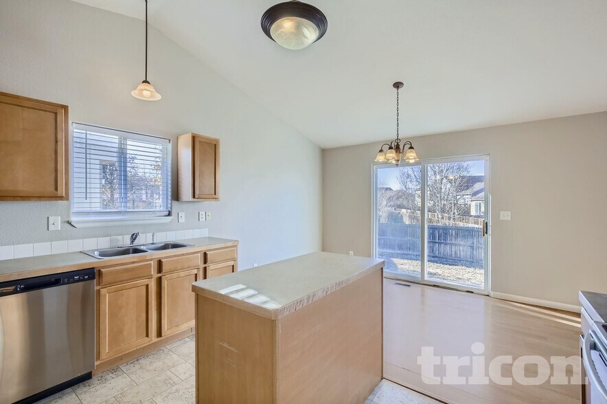 Building Photo - 1711 86th Ave