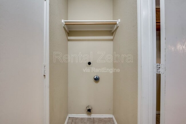 Building Photo - 10536 Towerwood Dr