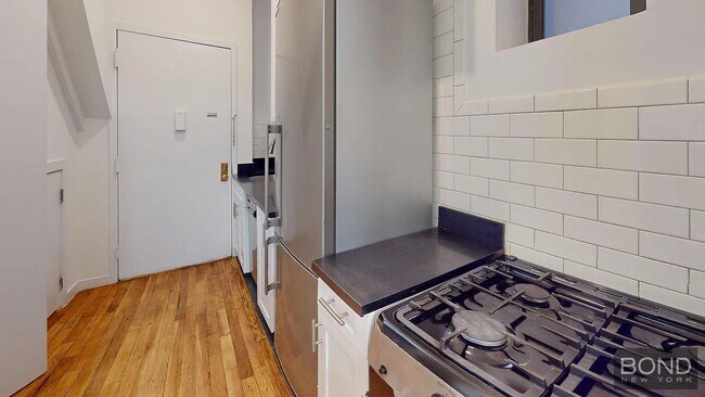 Building Photo - 312 E 91st St