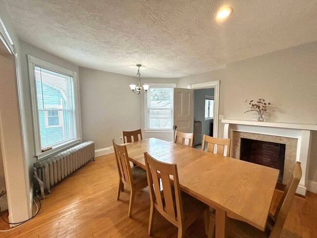 Building Photo - 1601 Centre St