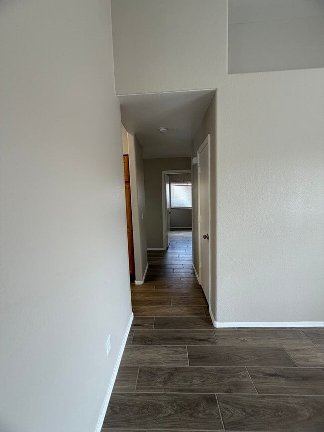 Building Photo - 16719 N 160th Ave