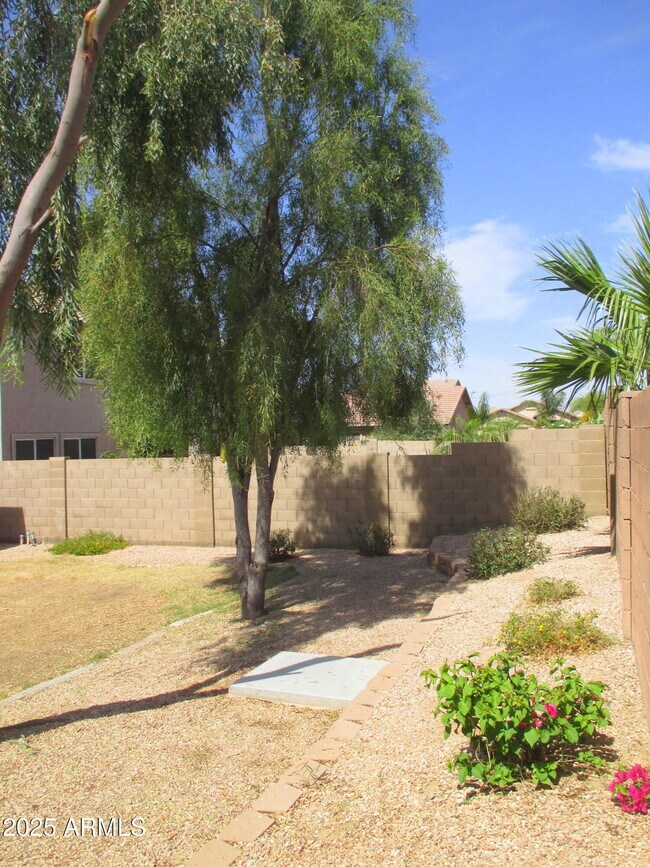Building Photo - 23006 W Cocopah St