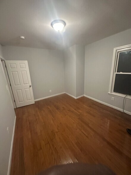 Building Photo - 47 Fabyan Pl