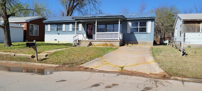 Primary Photo - 2816 NW 26th St
