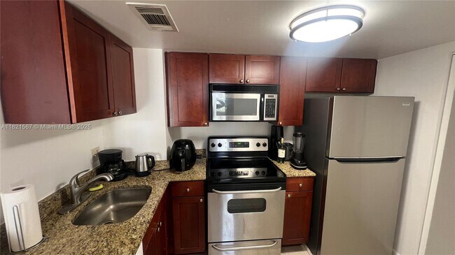 Building Photo - 770 Claughton Island Dr