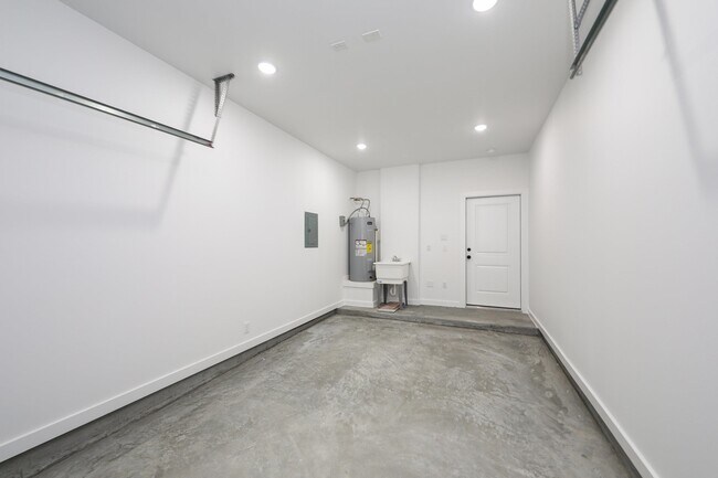 Building Photo - 8218 Casa Verde Rd