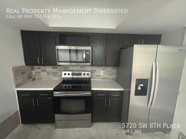Building Photo - 5720 SW 8th Pl